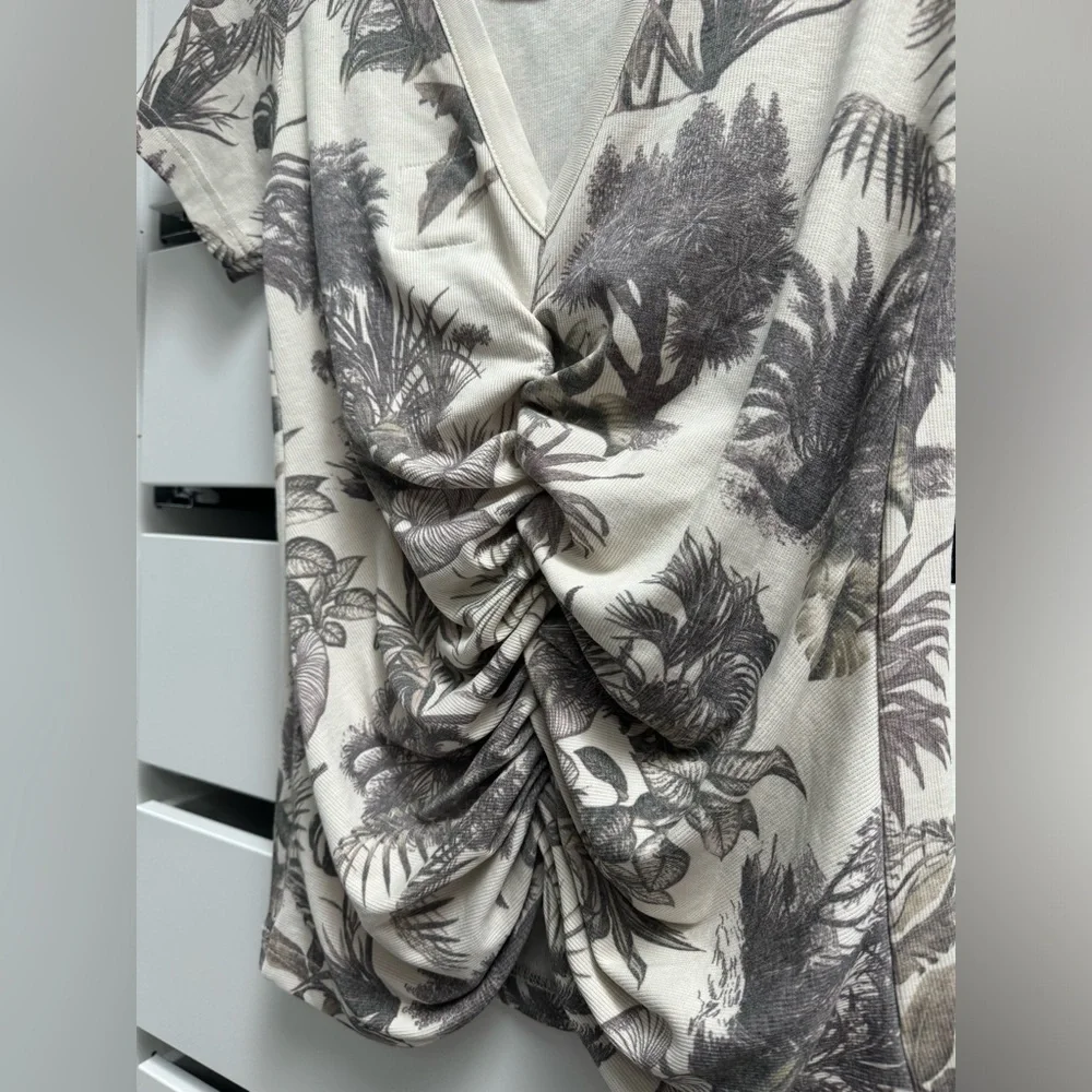 CHASER Tropical Recycled Vintage Print Ruched V Back T Shirt Size M NWOT - Picture 8 of 9